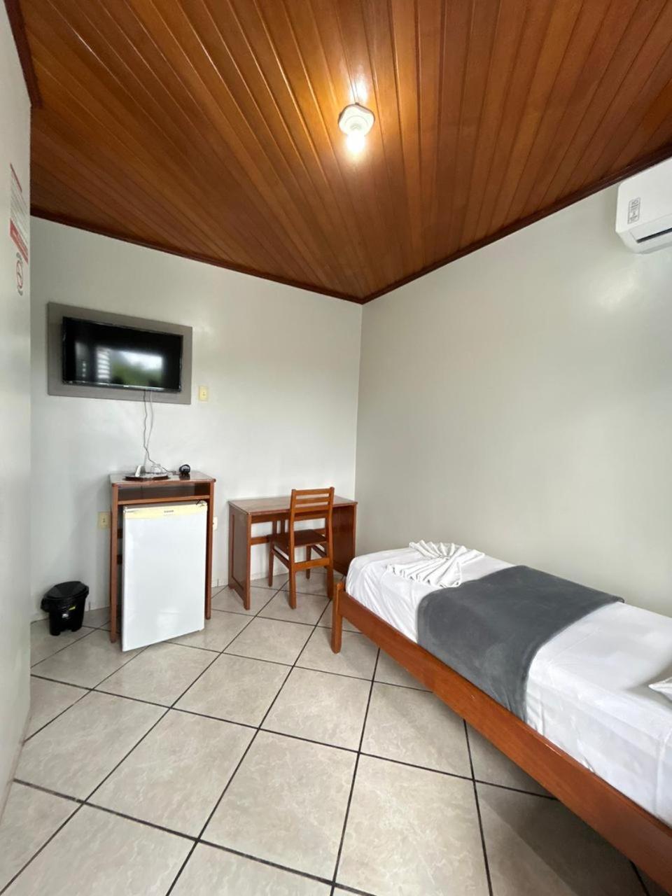 Swamy Hotel Cruzeiro do Sul  Ruang foto