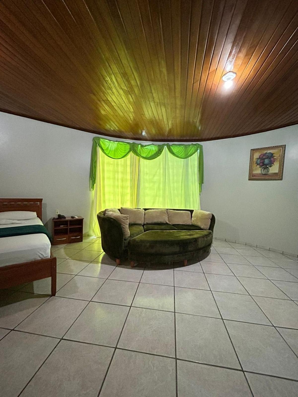 Swamy Hotel Cruzeiro do Sul  Ruang foto
